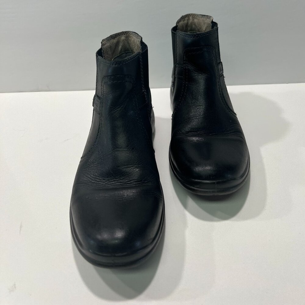 Chic Women Ankle Boots for high comfort.